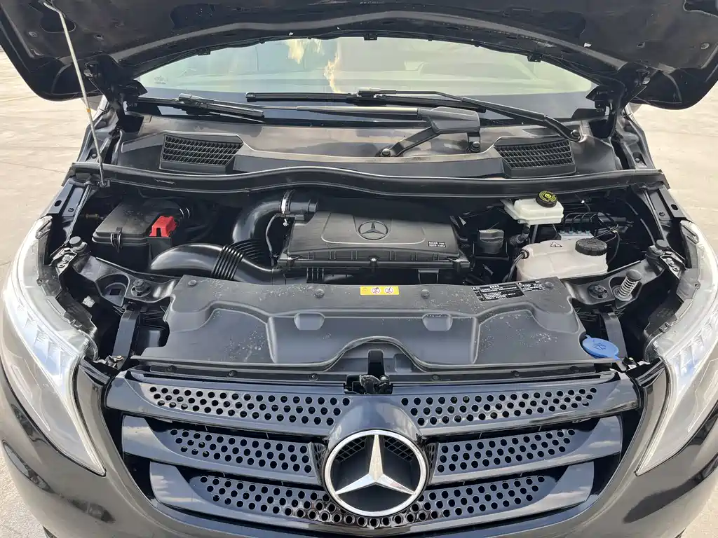 Mercedes-Benz V-Class 2019 — фото 22