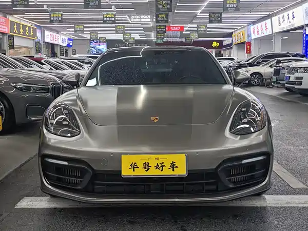 Porsche Panamera 2021
