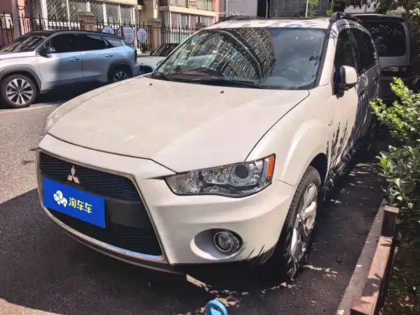 Mitsubishi Outlander 2012