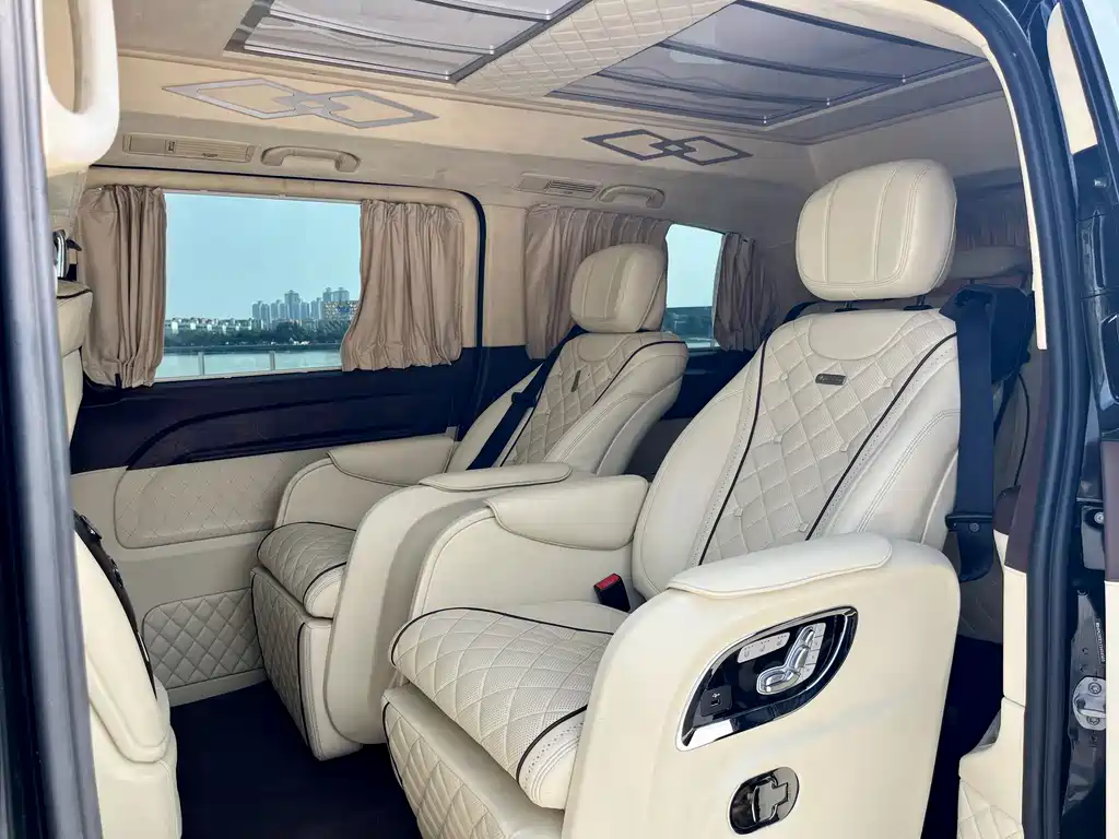 Mercedes-Benz V-Class 2019 — фото 14