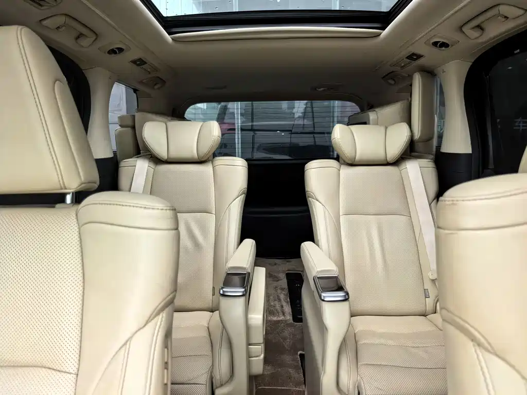 Toyota Alphard 2018 — фото 9
