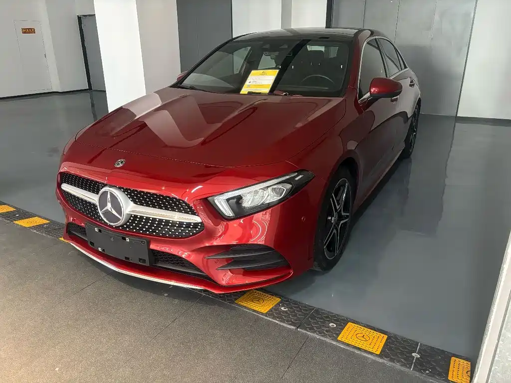 Mercedes-Benz A-Class 2018 — фото 1