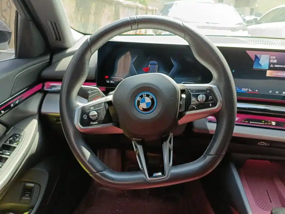 BMW i5 2025 — фото 14
