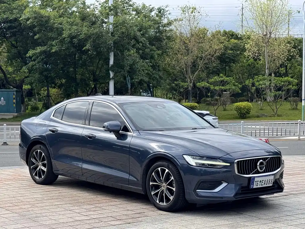 Volvo S60 2021 — фото 3