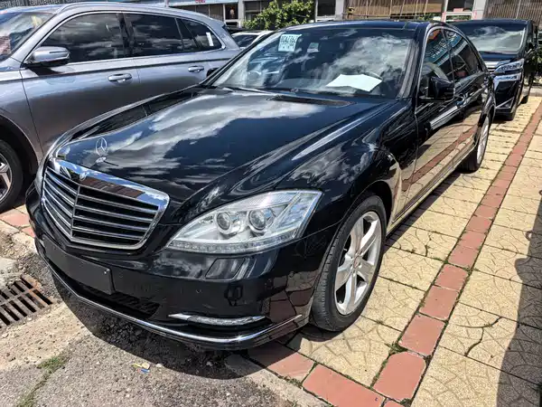 Mercedes-Benz S-Class 2012