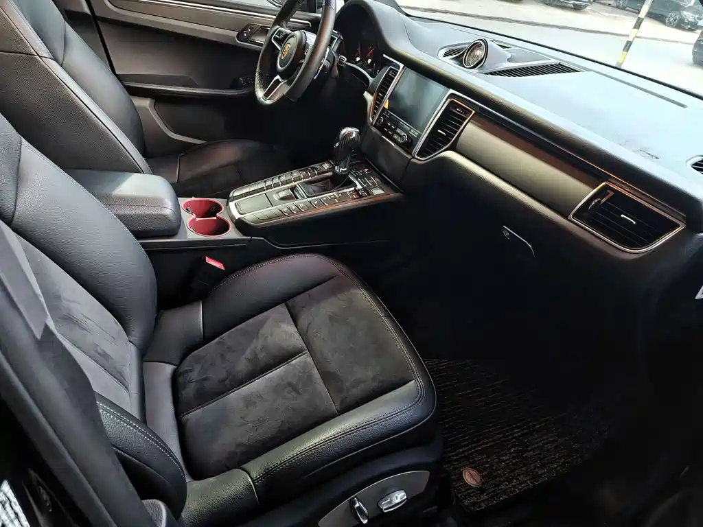 Porsche Macan 2018 — фото 12