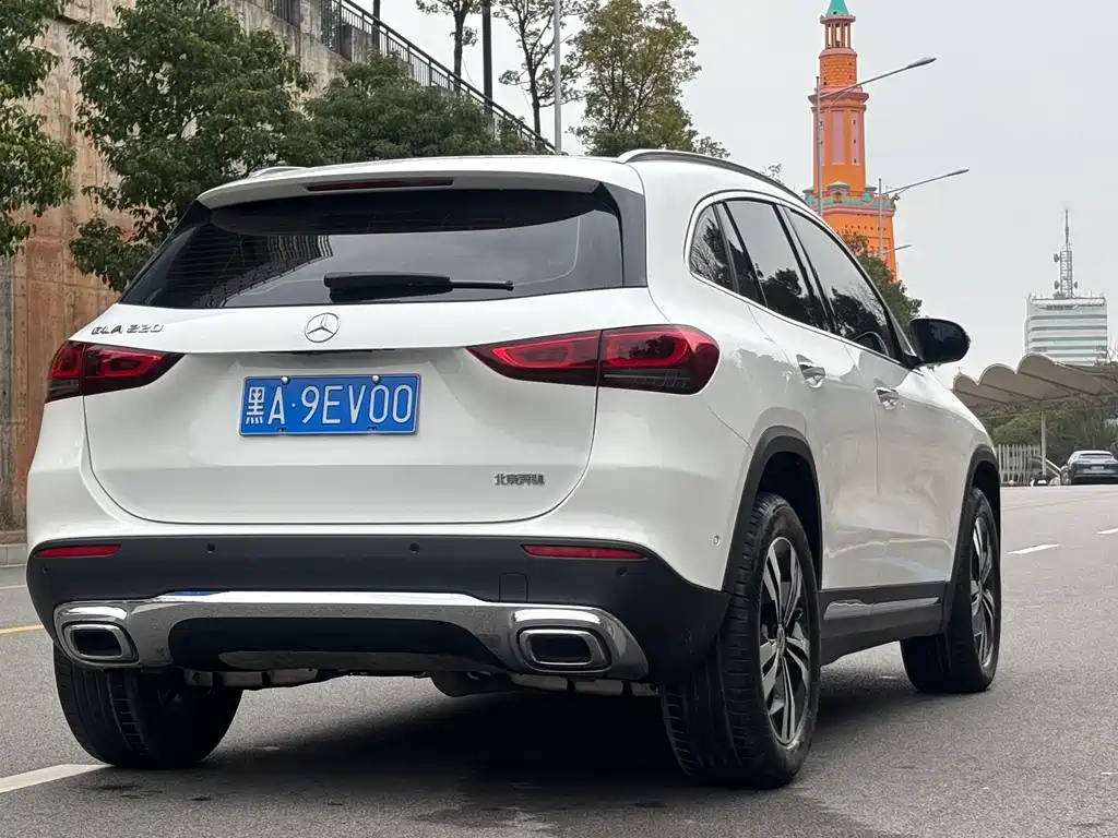Mercedes-Benz GLA 2023