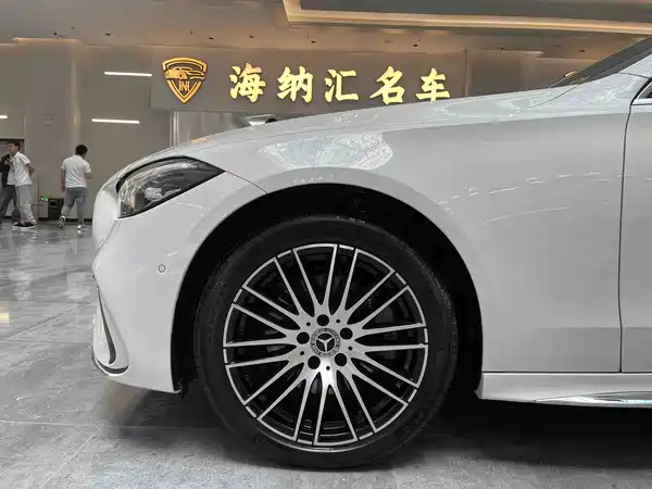 Mercedes-Benz C-Class 2024