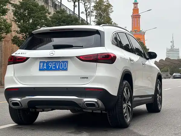 Mercedes-Benz GLA 2023