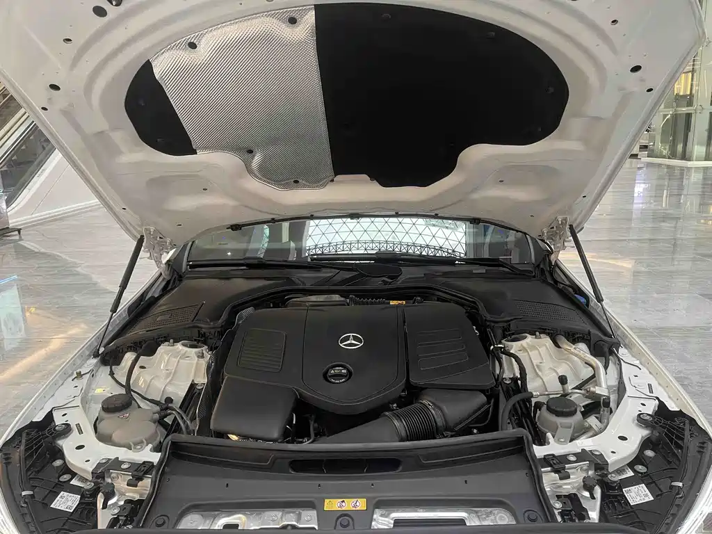 Mercedes-Benz C-Class 2024 — фото 15