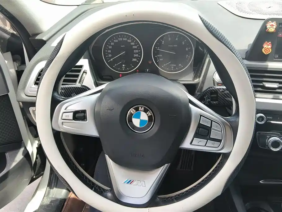 BMW 1 Series 2017 — фото 15