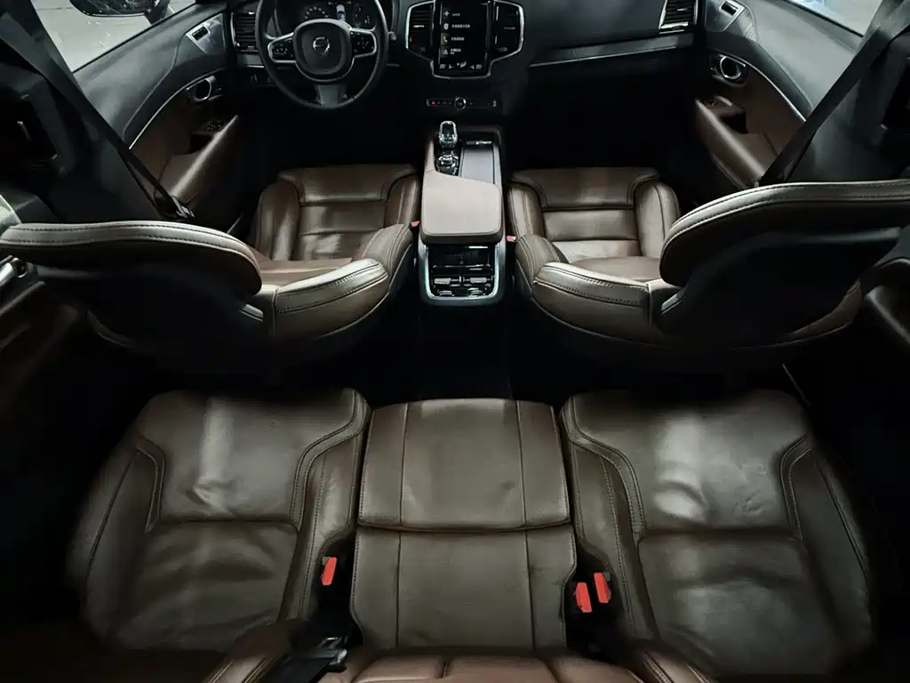 Volvo XC90 2022 — фото 13