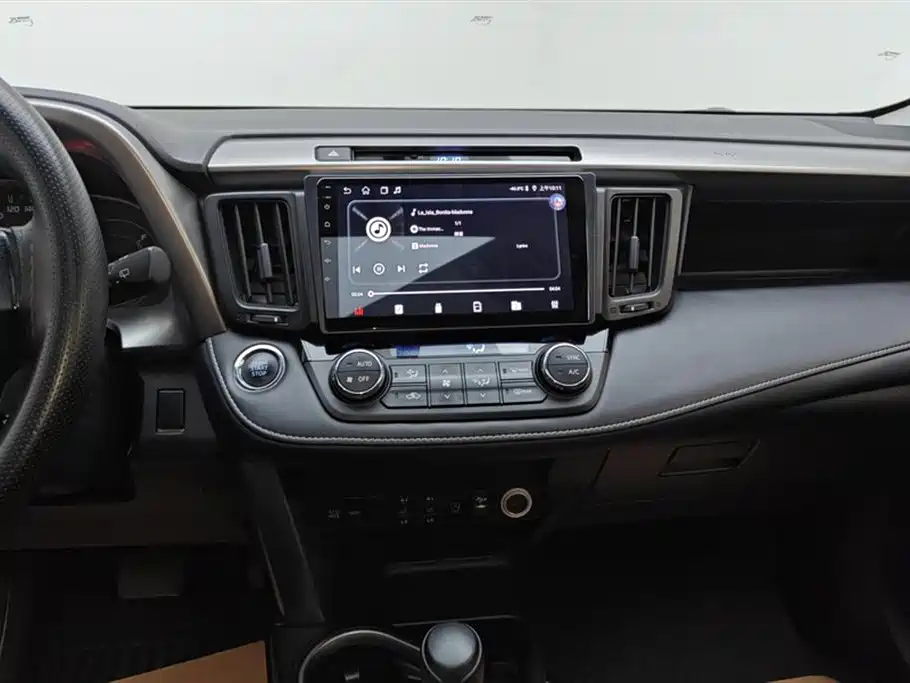 Toyota RAV4 2016 — фото 13