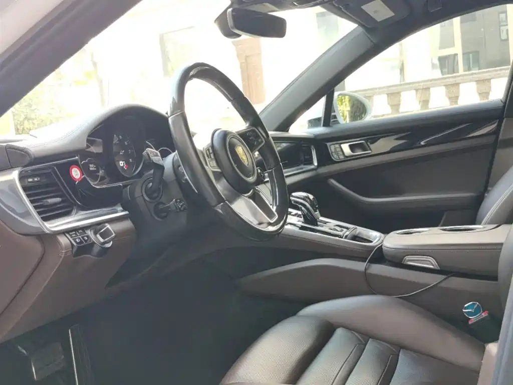 Porsche Panamera 2017 — фото 7