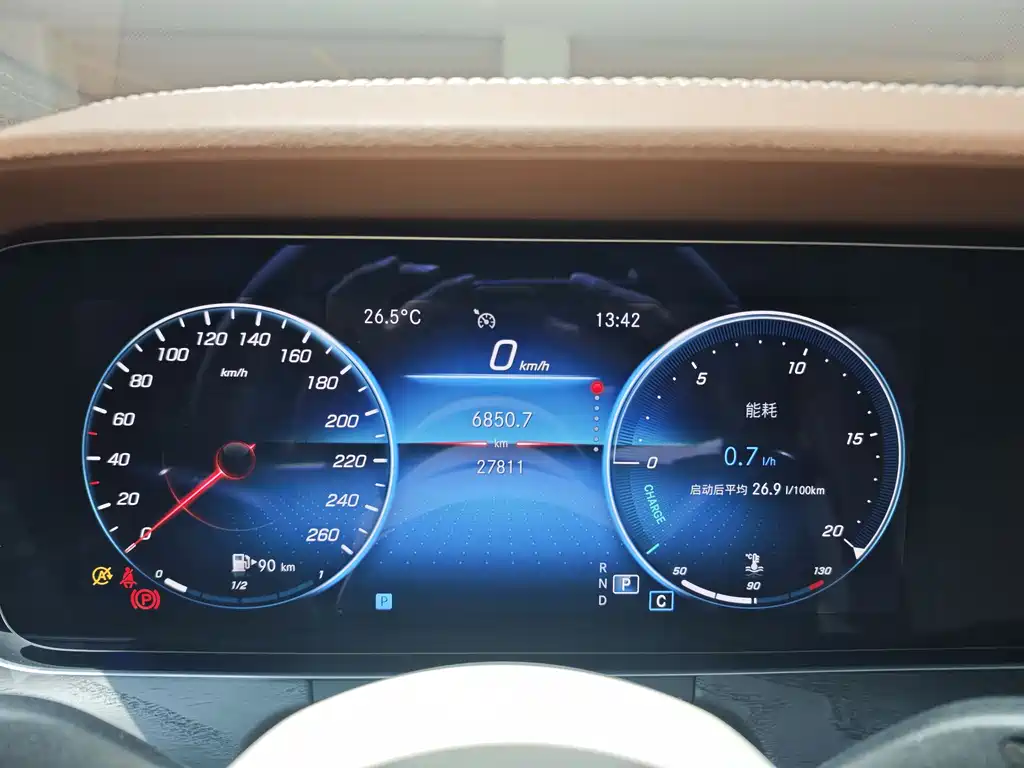 Mercedes-Benz E-Class 2022 — фото 14