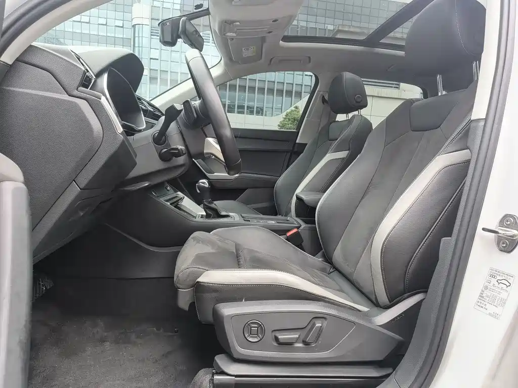 Audi Q3 2023 — фото 10