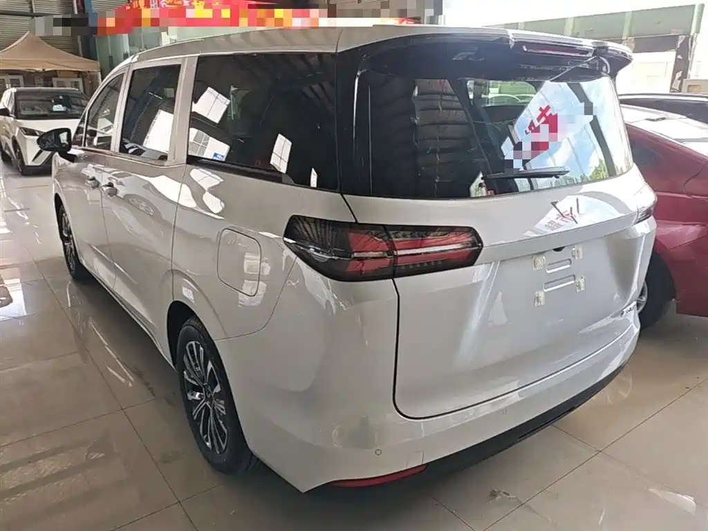 Wuling Starlight 730 EV 2026 — фото 5