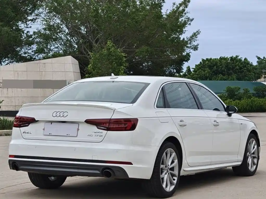 Audi A4L 2018