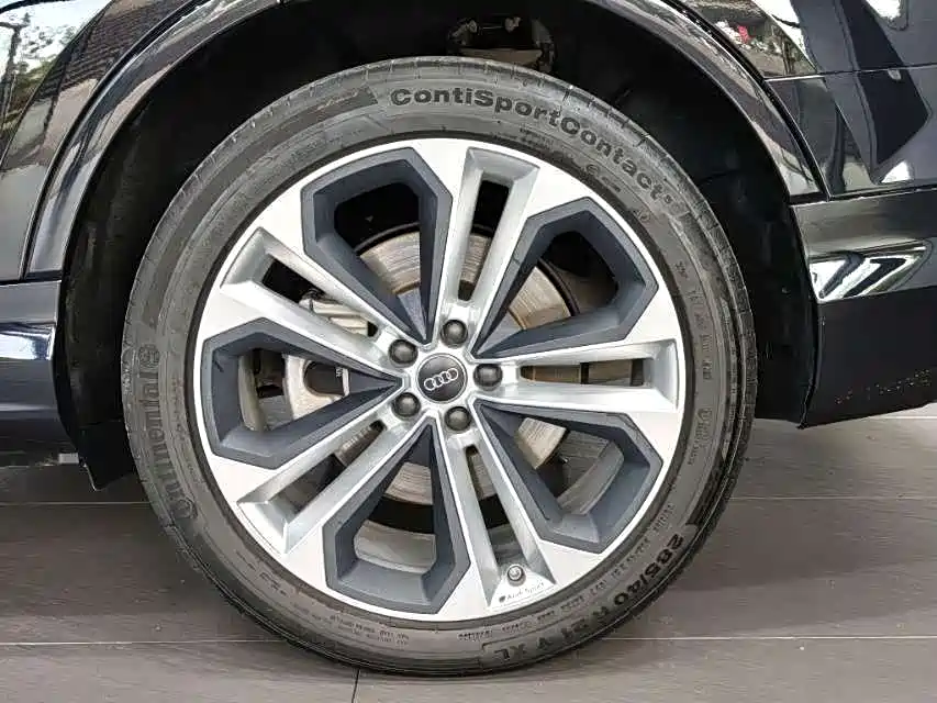 Audi Q7 2020 — фото 16