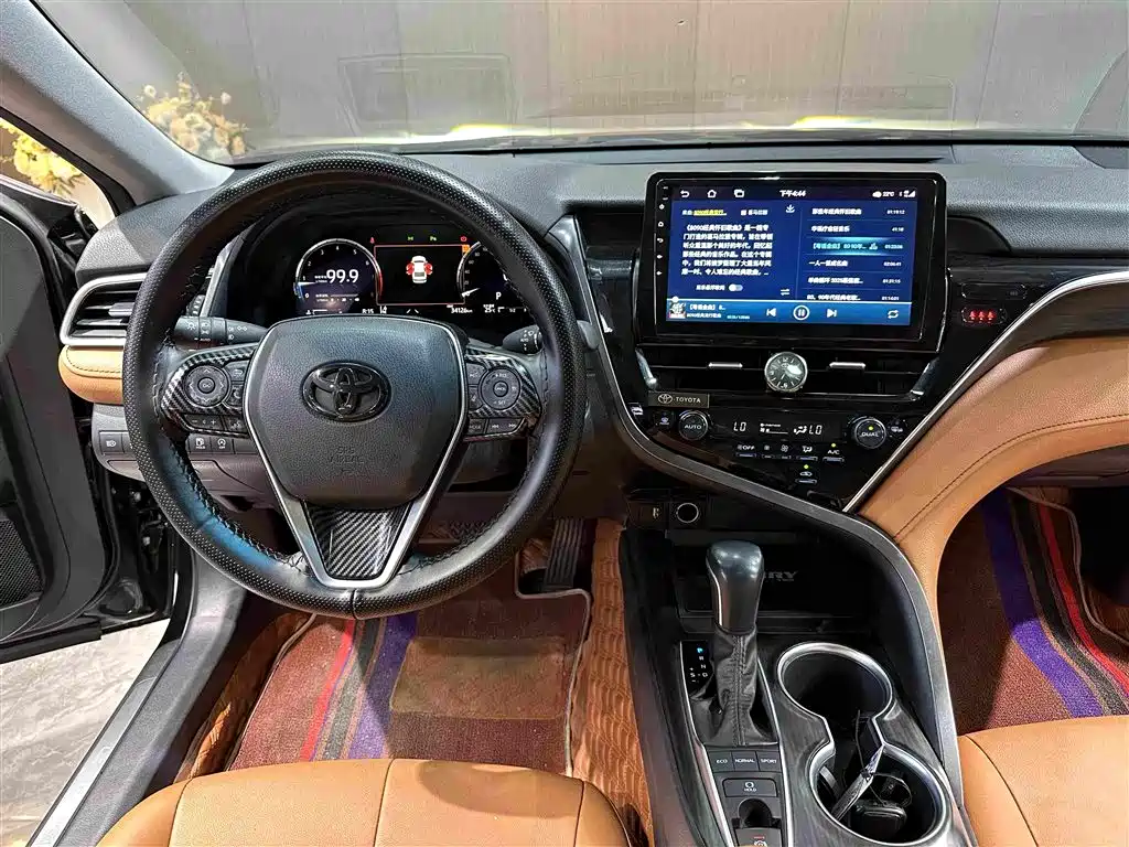 Toyota Camry 2023 — фото 10