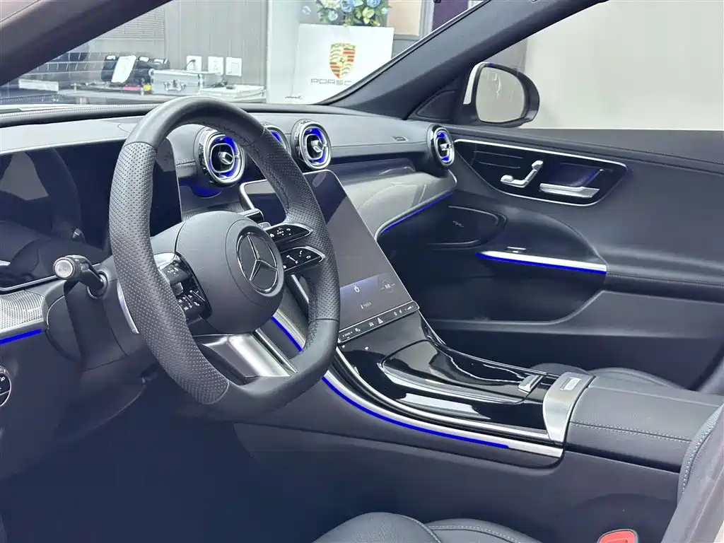 Mercedes-Benz C-Class 2024 — фото 35