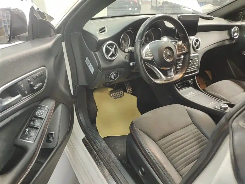 Mercedes-Benz CLA 2015 — фото 16