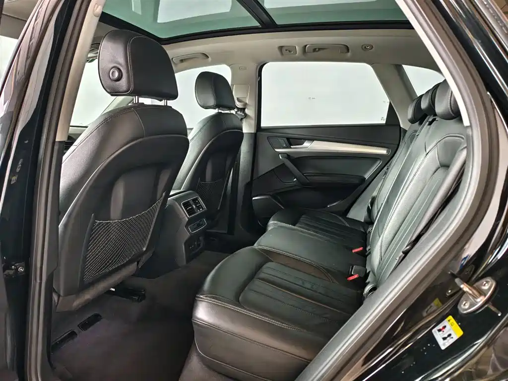 Audi Q5L 2020 — фото 10