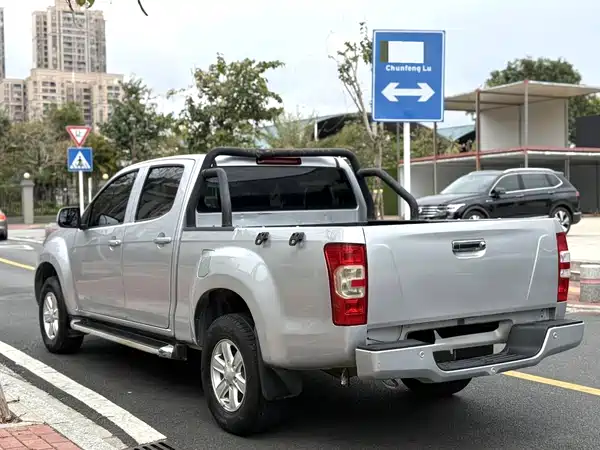 Isuzu RE-MAX 2022
