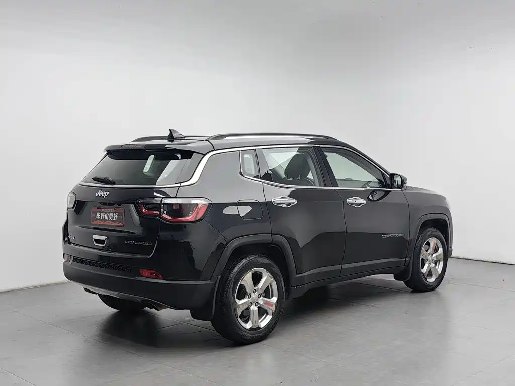 Jeep Compass 2018 — фото 2