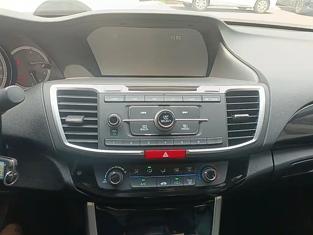 Honda Accord 2017 — фото 13