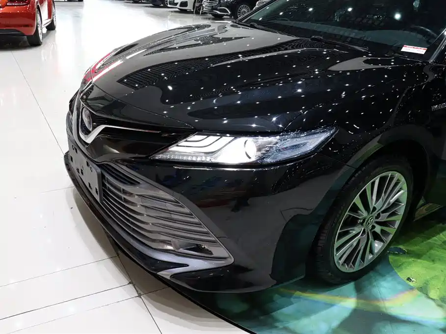 Toyota Camry 2019 — фото 26