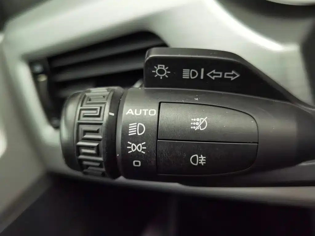 Geely Boyue 2016 — фото 21