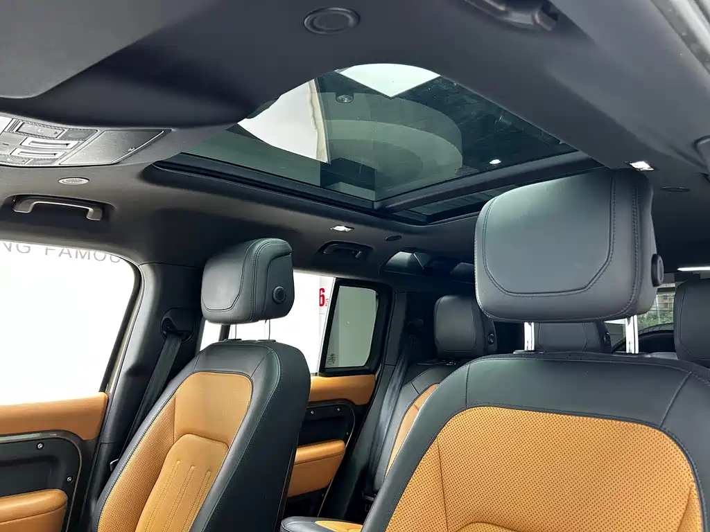Land Rover Defender 2021 — фото 11