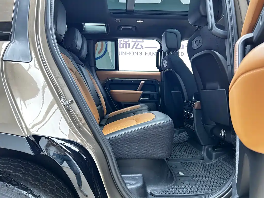 Land Rover Defender 2021 — фото 19