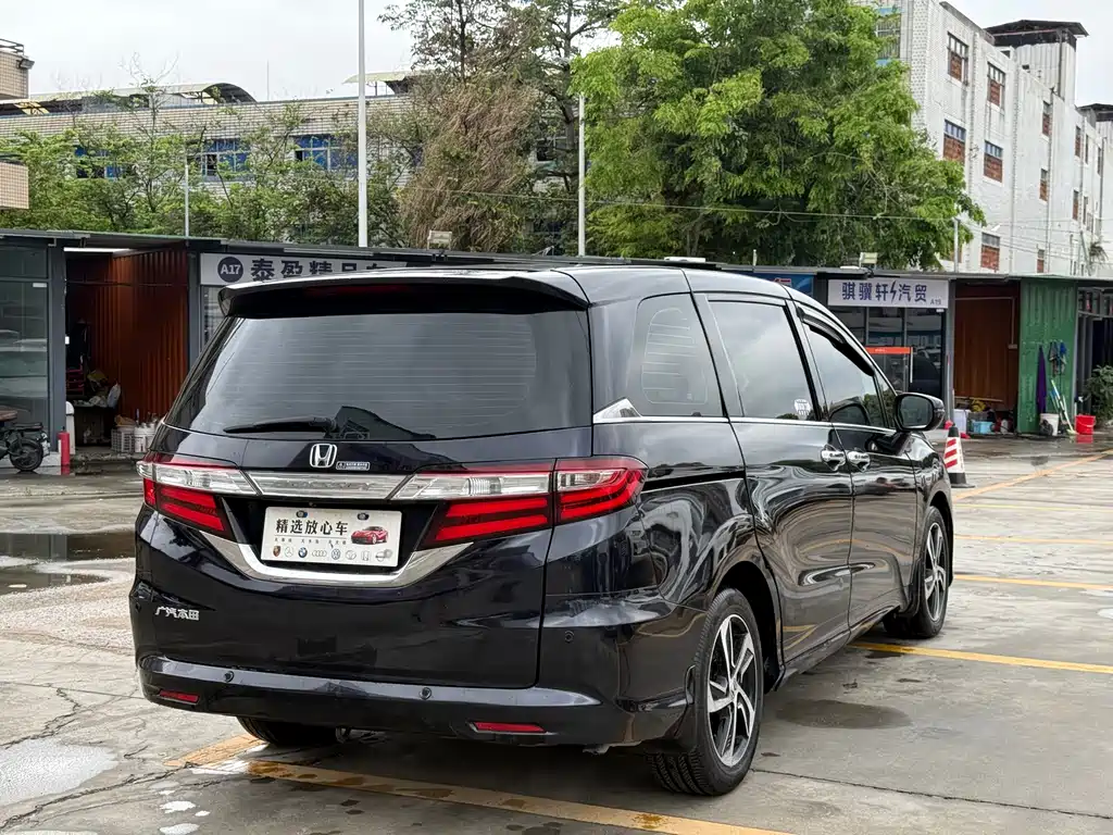 Honda Odyssey 2017 — фото 6