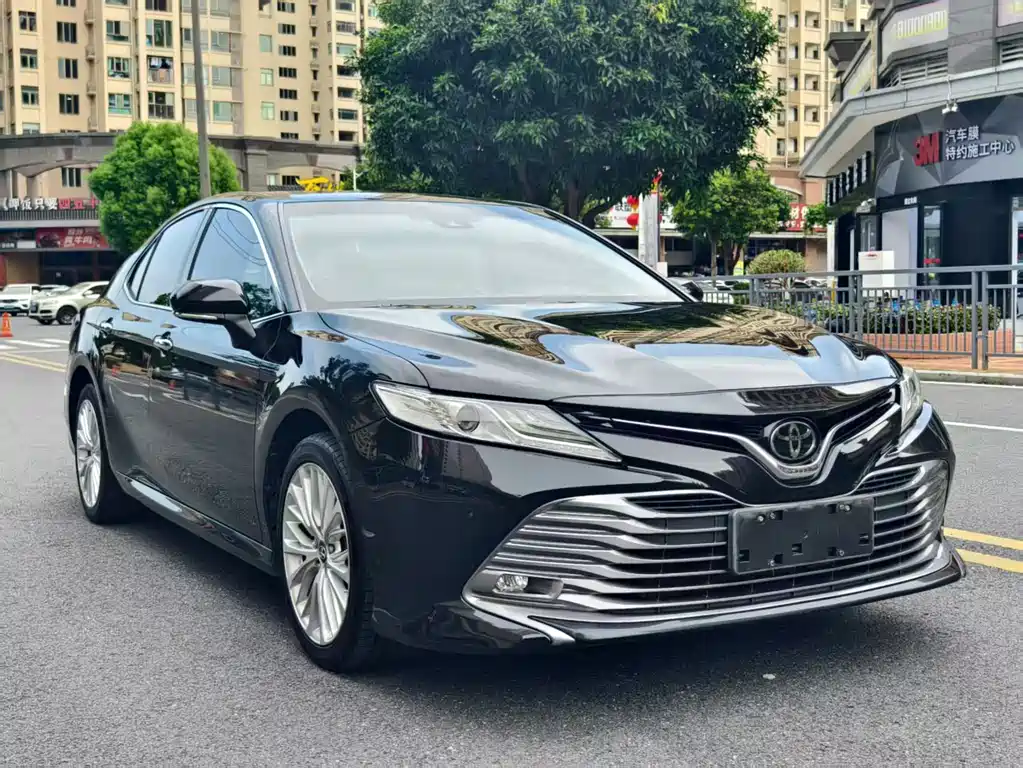Toyota Camry 2019 — фото 3