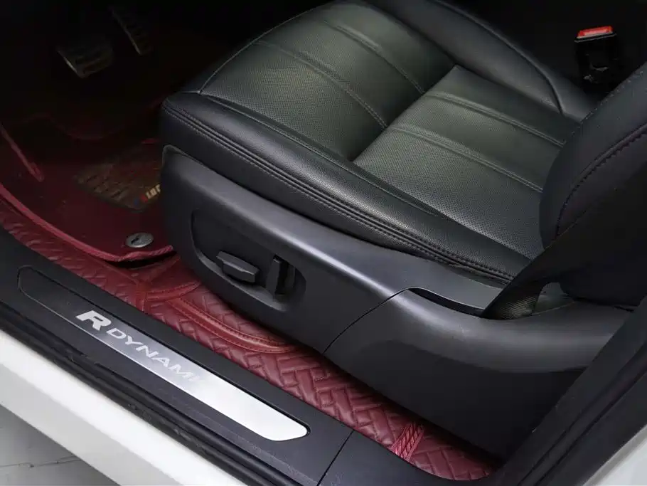 Land Rover Evoque 2021 — фото 15