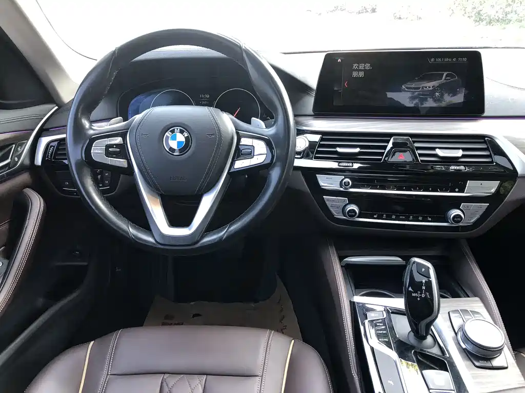 BMW 5 Series 2019 — фото 8