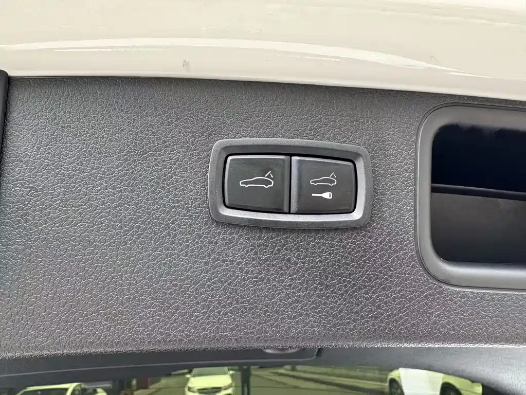 Porsche Macan 2020 — фото 34