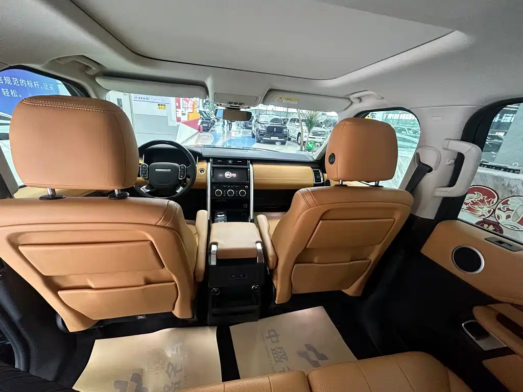 Land Rover Discovery 2018 — фото 42