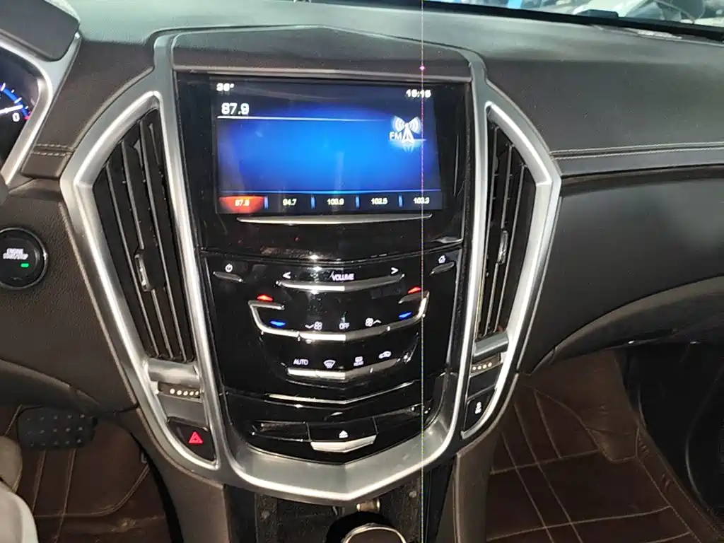 Cadillac SRX 2016 — фото 13