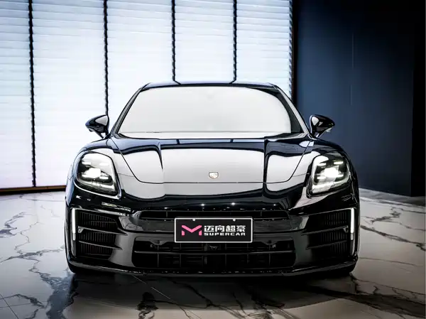 Porsche Panamera 2025