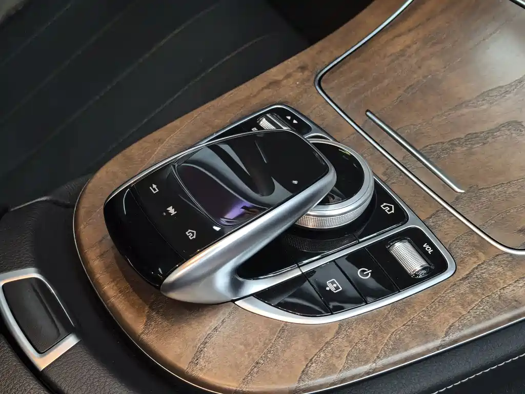 Mercedes-Benz E-Class 2017 — фото 26