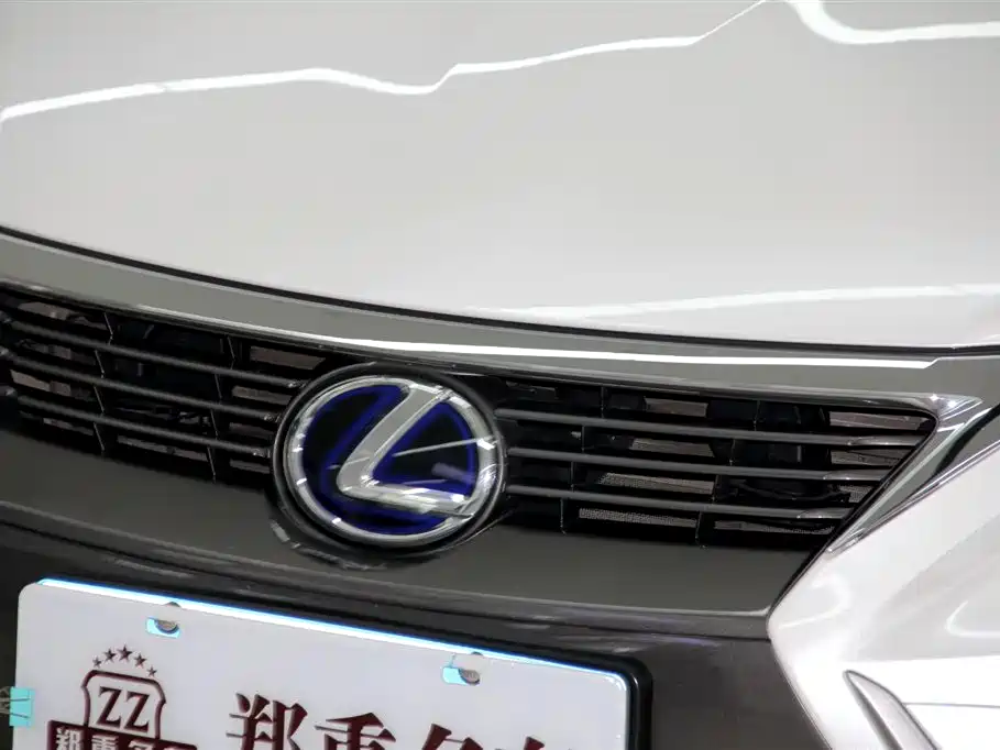 Lexus CT 2017 — фото 23