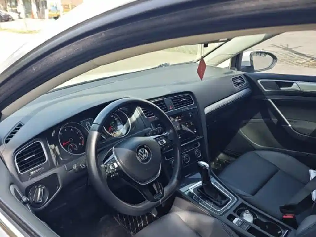 Volkswagen Golf 2020