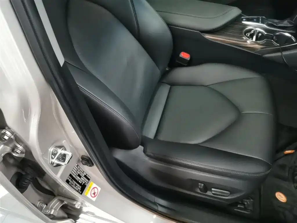 Toyota Camry 2019 — фото 20