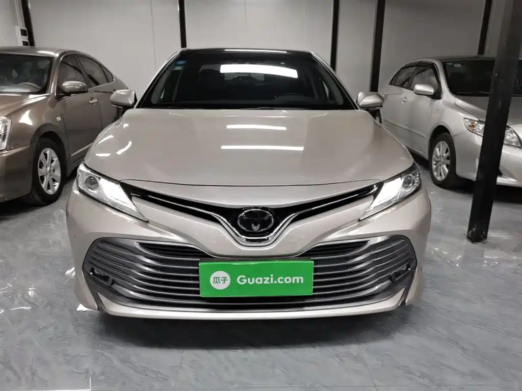 Toyota Camry 2019 — фото 3