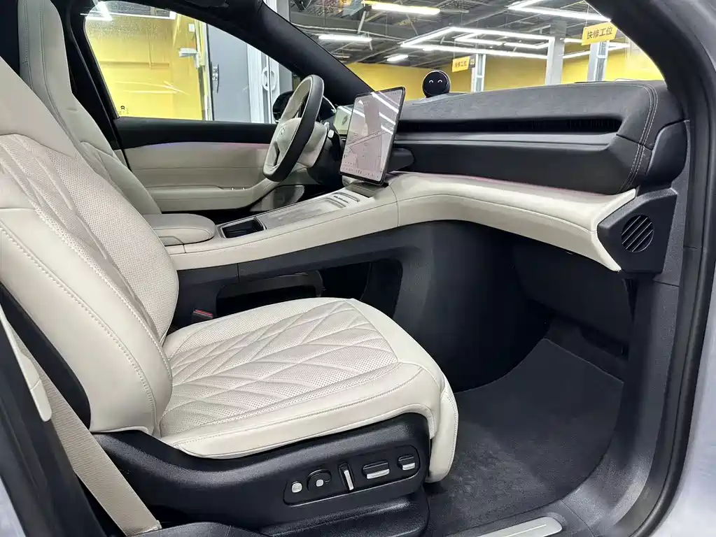 NIO EC6 2025 — фото 10