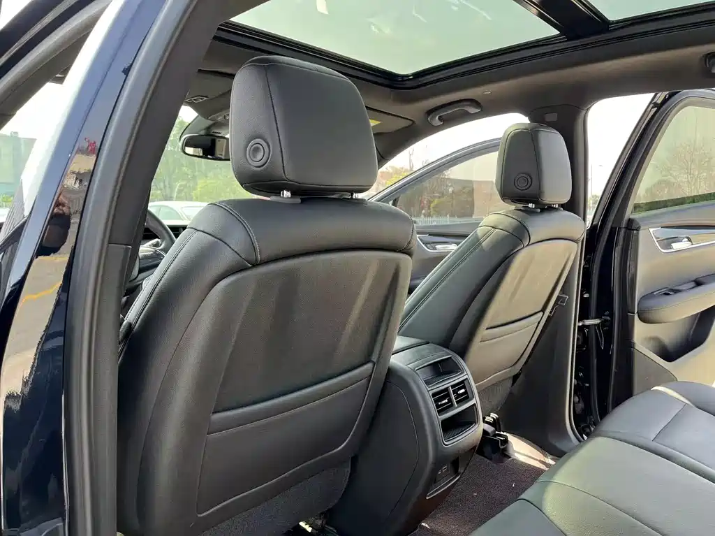 Cadillac XT5 2020 — фото 16
