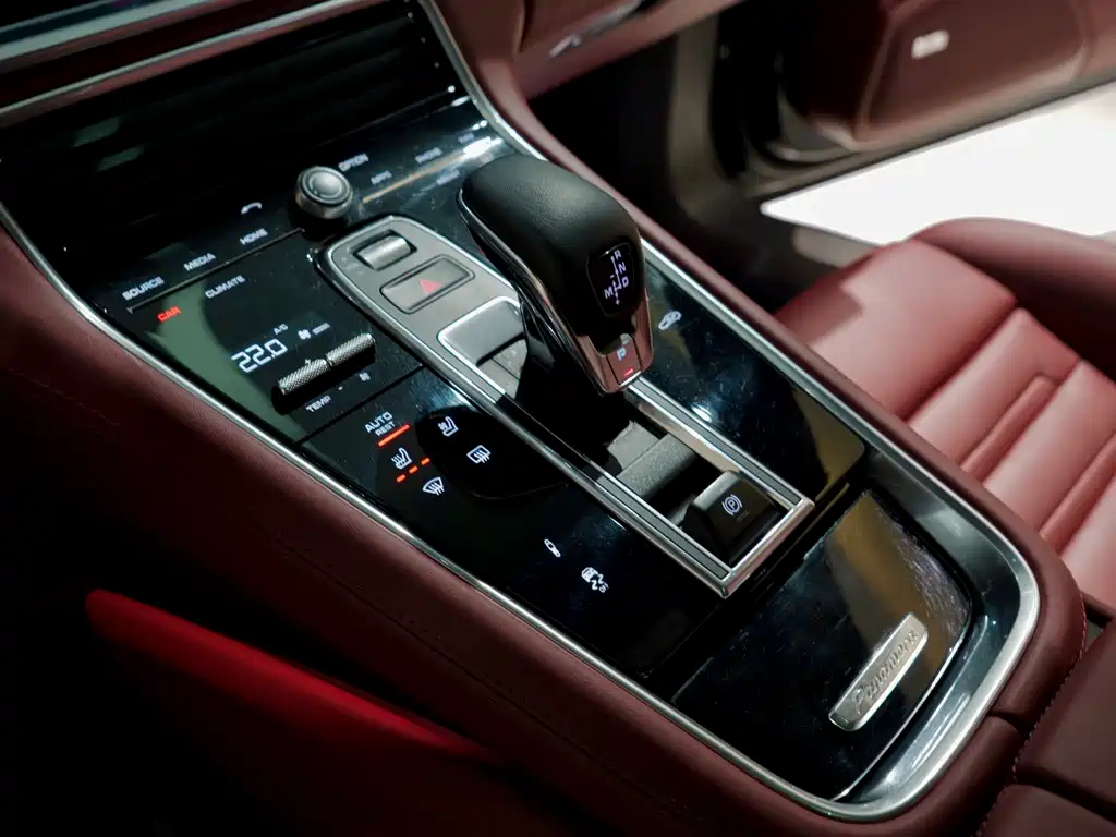 Porsche Panamera 2019 — фото 13